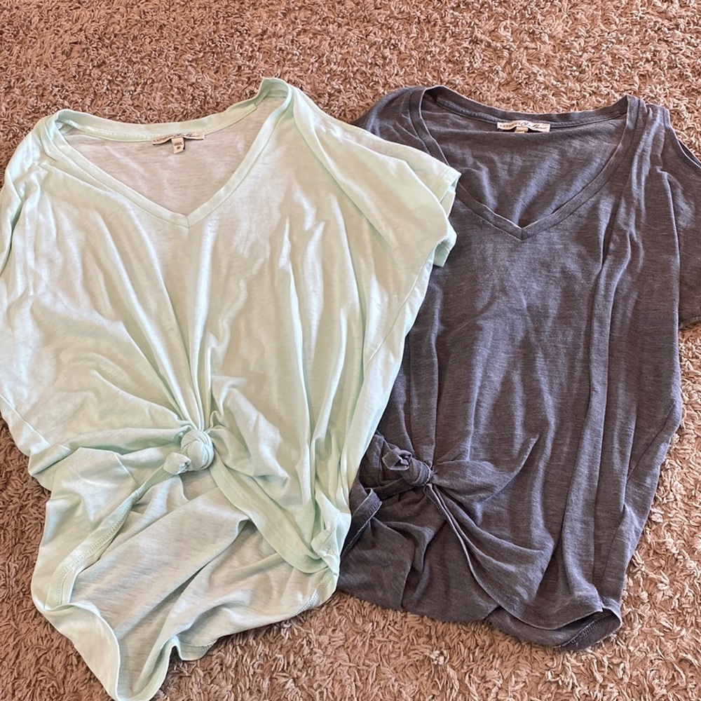 Express “one eleven” peekaboo shoulder V neck t shirt size XS.